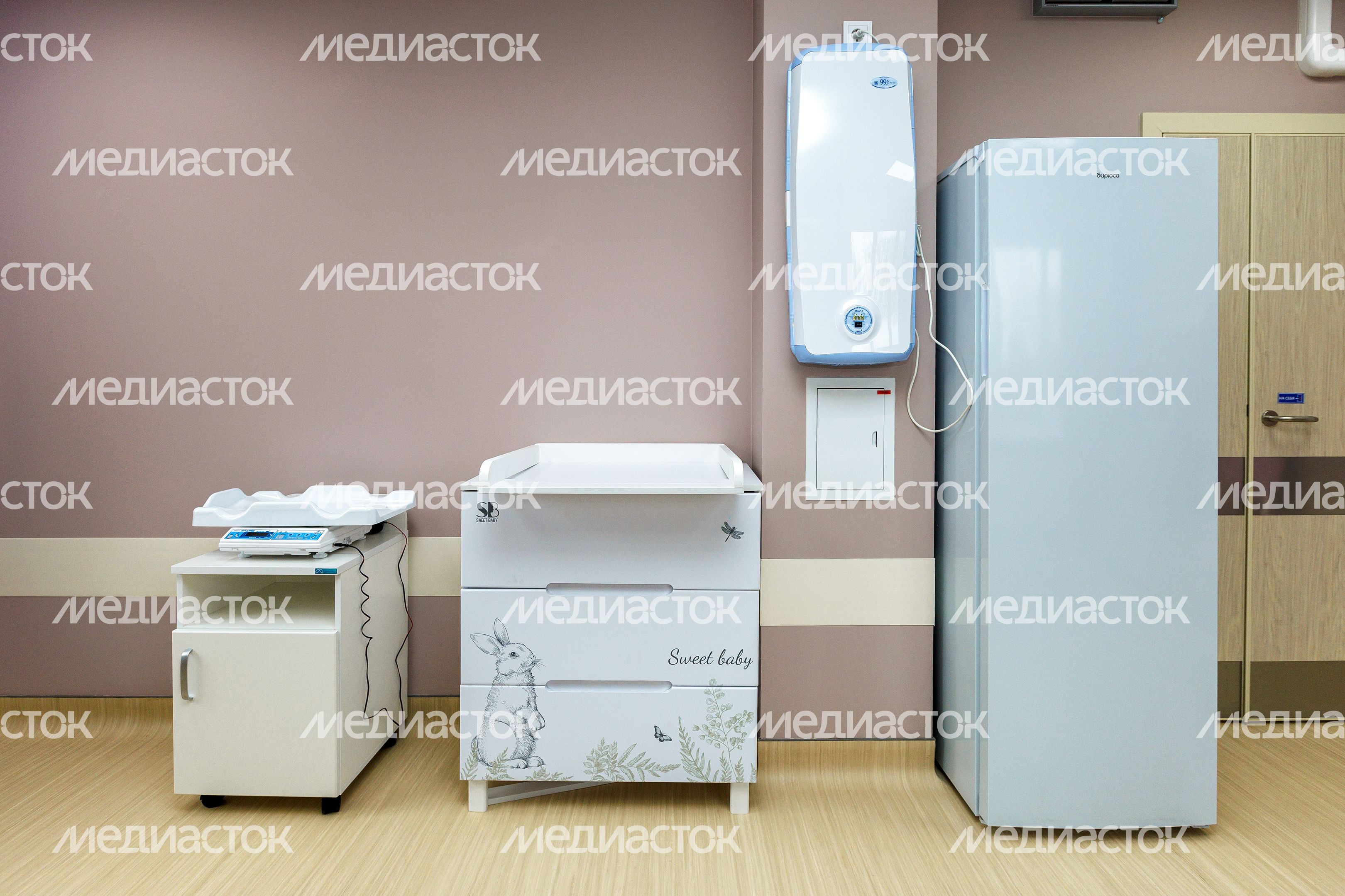 Послеродовая палата для мамы с ребенком в Химкинском роддоме после капремонта Послеродовая палата для мамы с ребенком в Химкинском роддоме после капремонта