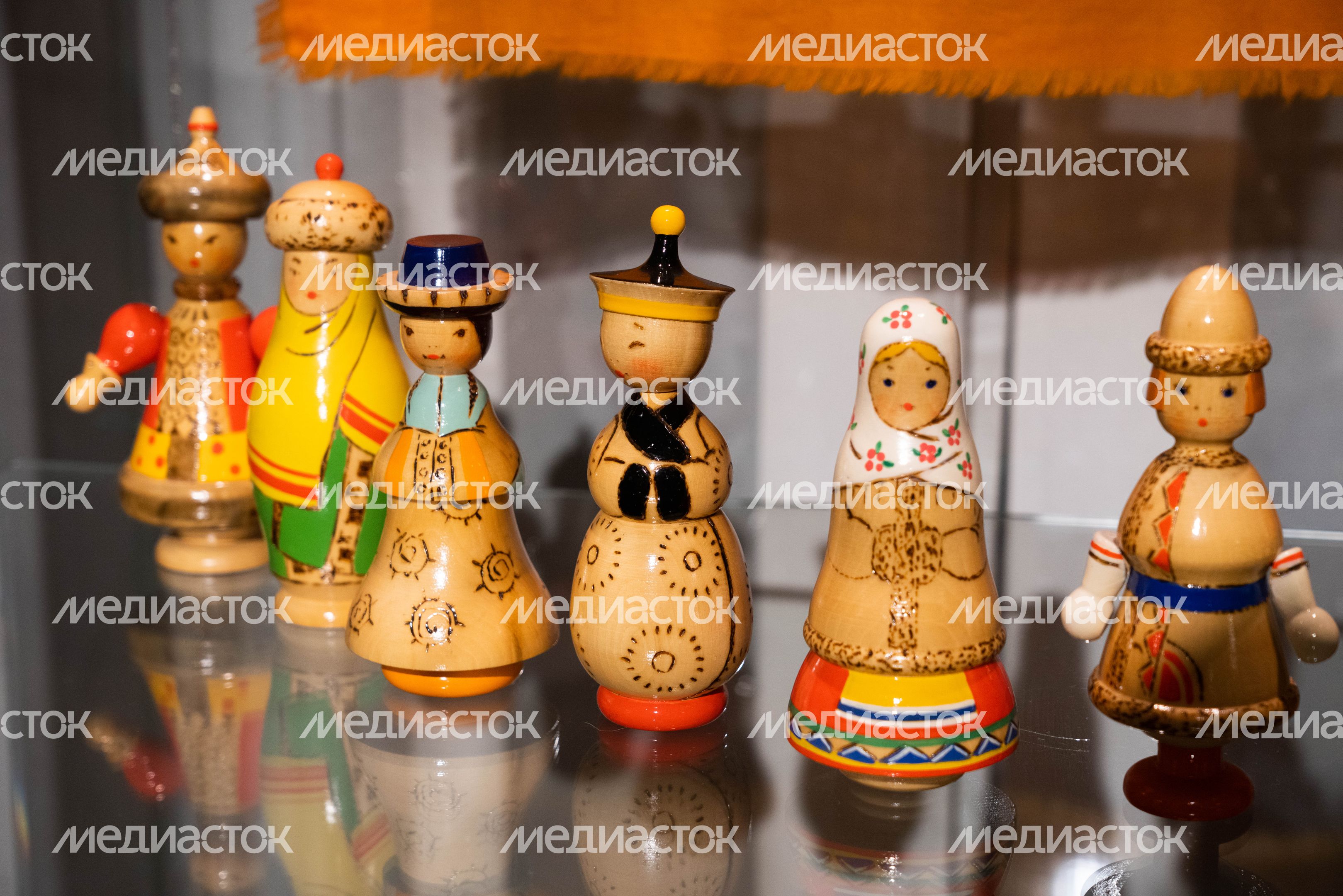 Сергиев Посад. Выставка "Без границ и переводов. К 100-летию образования СССР" Сергиев Посад. Выставка "Без границ и переводов. К 100-летию образования СССР"