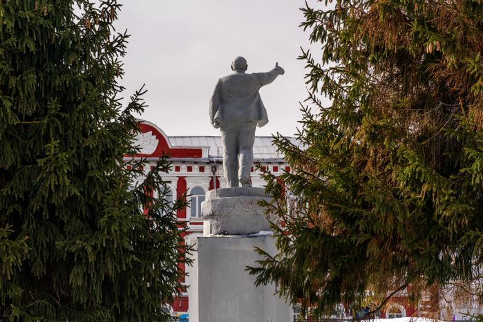 Памятник В.И. Ленину на площади Двух Революций