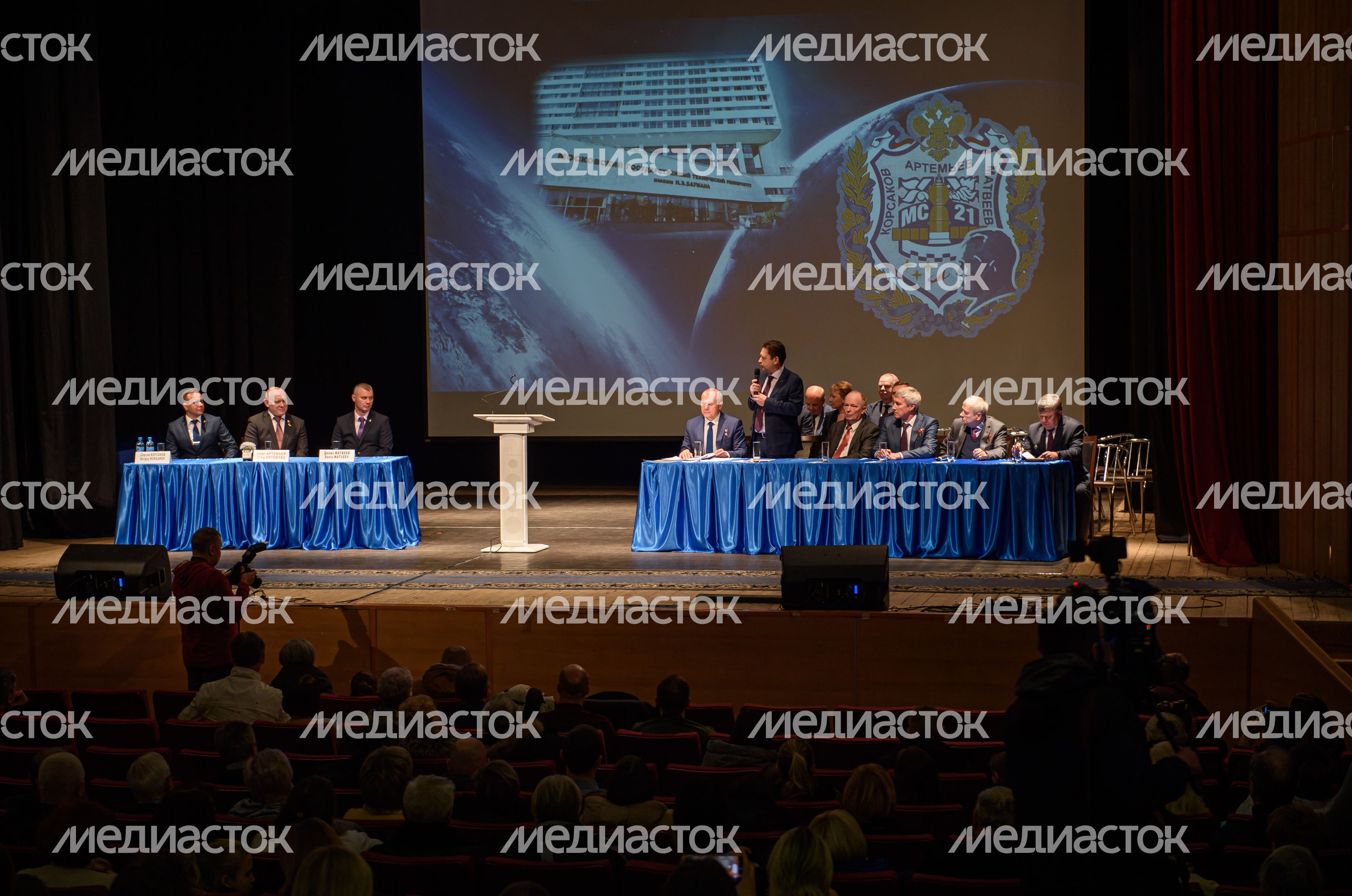 Торжественная встреча космонавтов и астронавтов 67-й длительной экспедиции на МКС