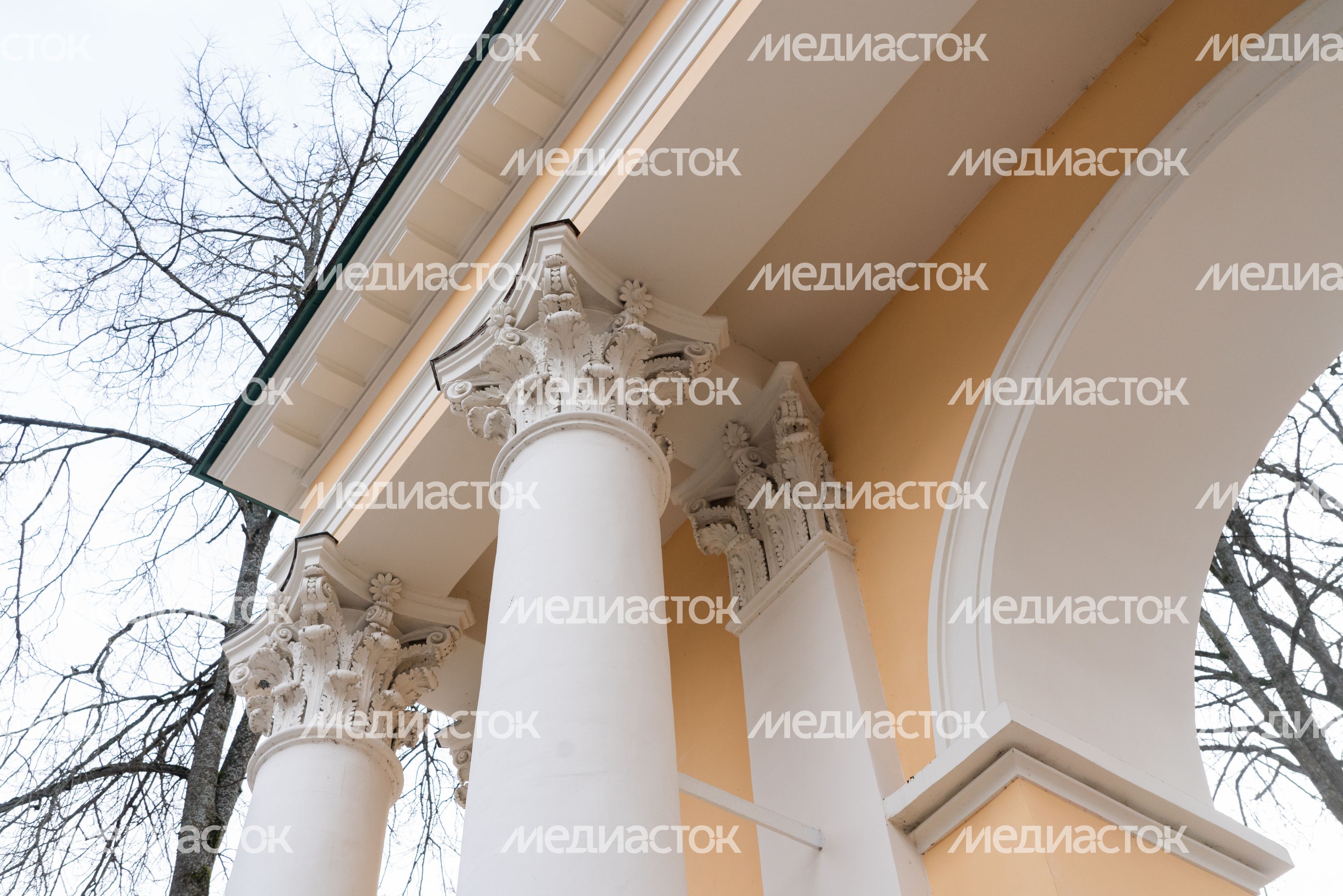 Красногорск. Храм Архангела Михаила в Архангельском Красногорск. Храм Архангела Михаила в Архангельском