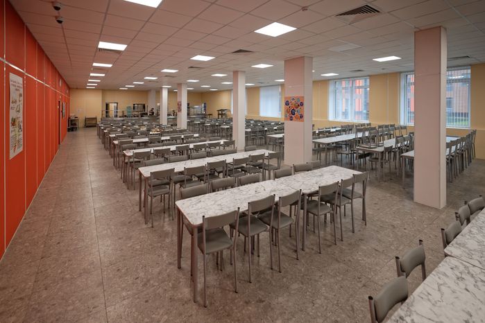 Столовая новой школы в микрорайоне Климовск города Подольск