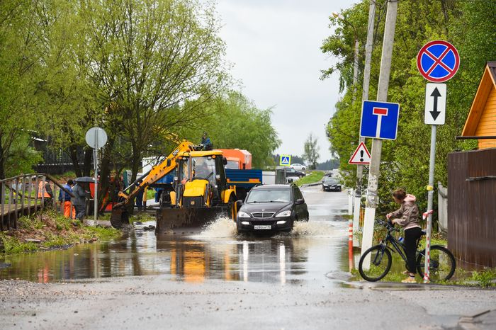 Кадры с мест подтоплений в Красногорске