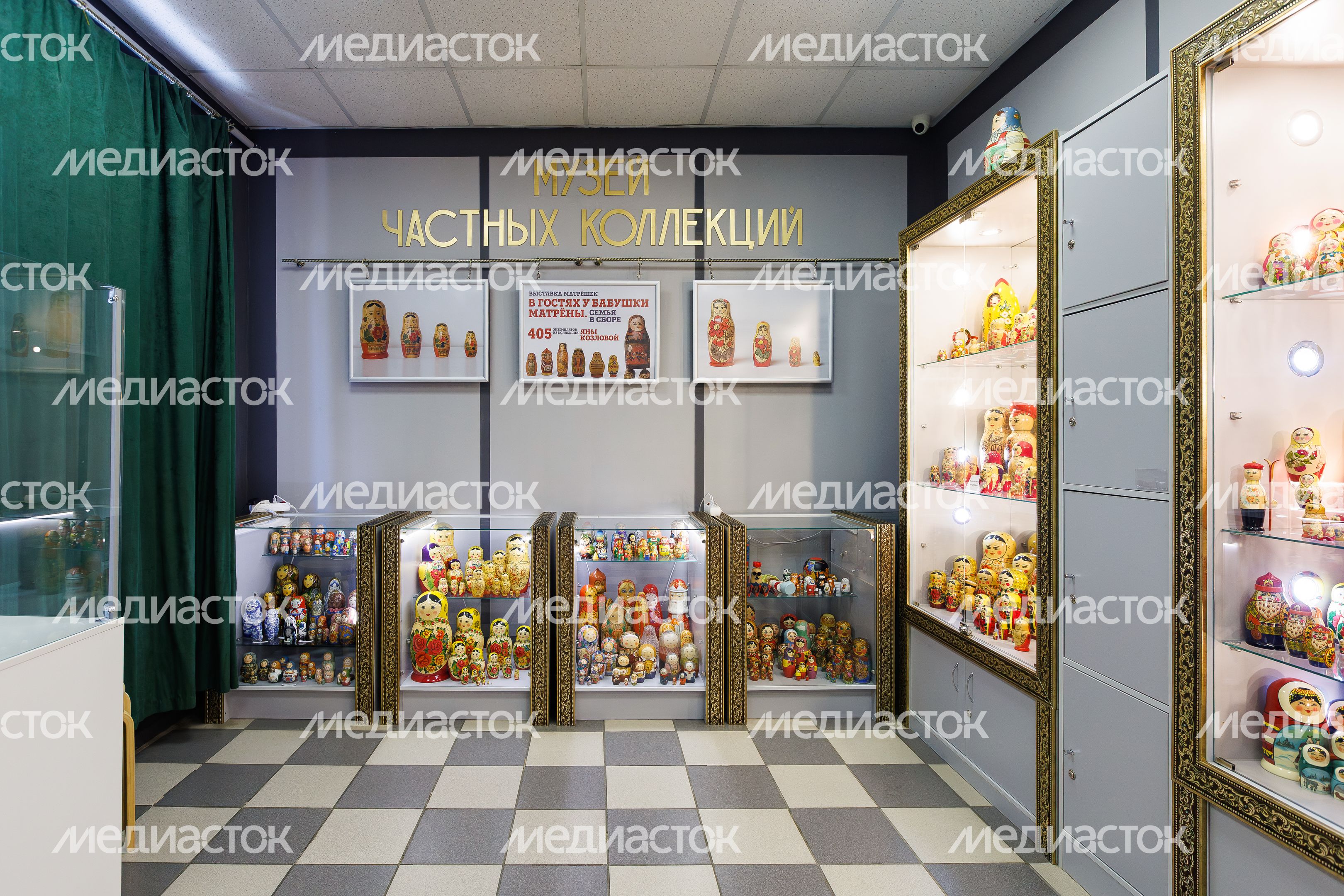 Выставка матрешек «В гостях у бабушки Матрены. Семья в сборе» в Музее частных коллекций Сергиева Посада