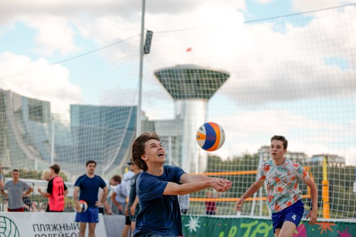 Пляжный волейбол на новой площадке «Пойма volley» в Красногорске