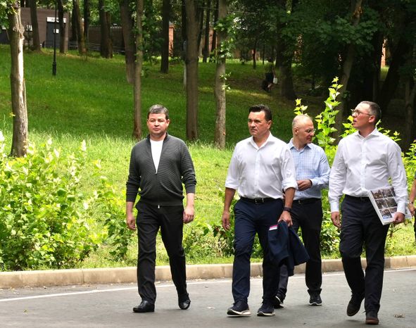 Андрей Воробьев проверил ход благоустройства зон отдыха в м.о. Раменское