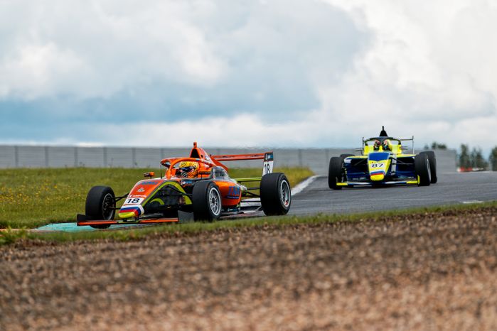 VI этап российской серии кольцевых гонок на автодроме Moscow Raceway