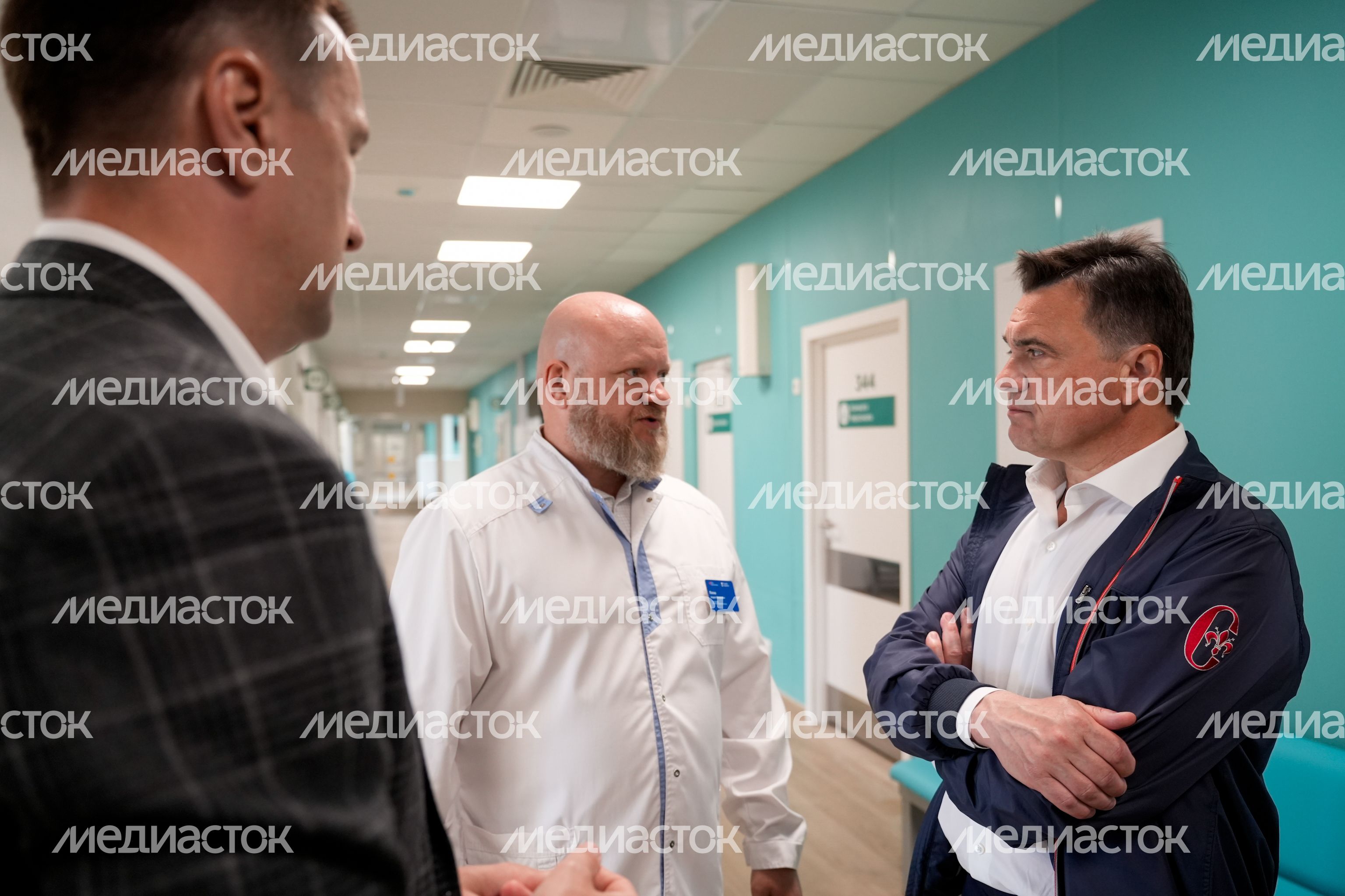 Андрей Воробьев проверил готовность детской поликлиники в Чехове к открытию Андрей Воробьев проверил готовность детской поликлиники в Чехове к открытию