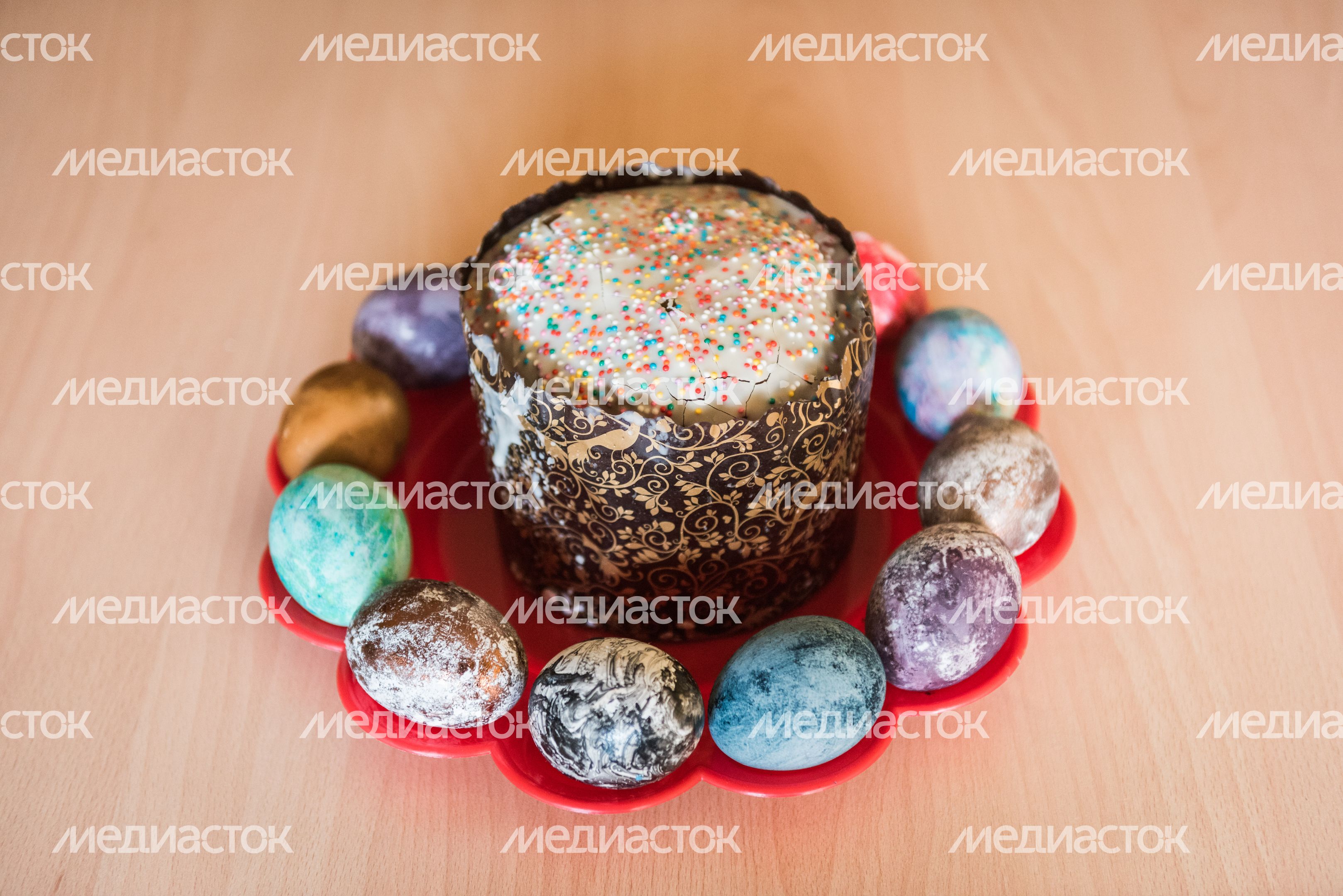 Эксперимент РИАМО по окраске яиц к Пасхе