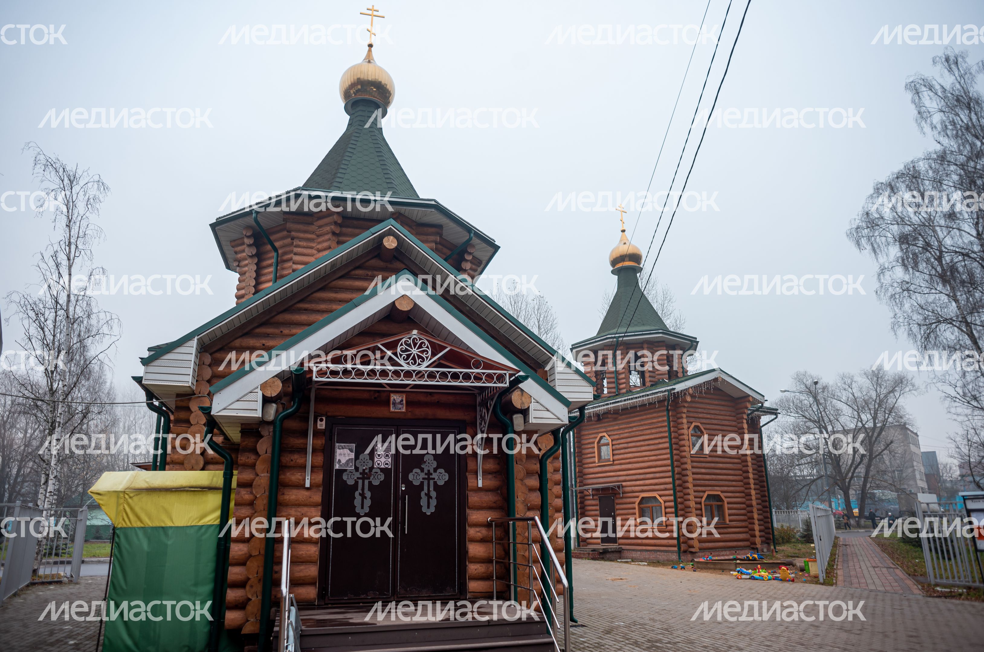 Осенние виды Храма во имя святых благоверных князей Петра и Февронии Муромских