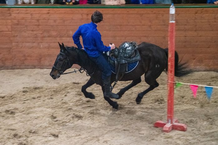 Конное представление «Наша весна! Наша Победа!» в парке «Патриот»