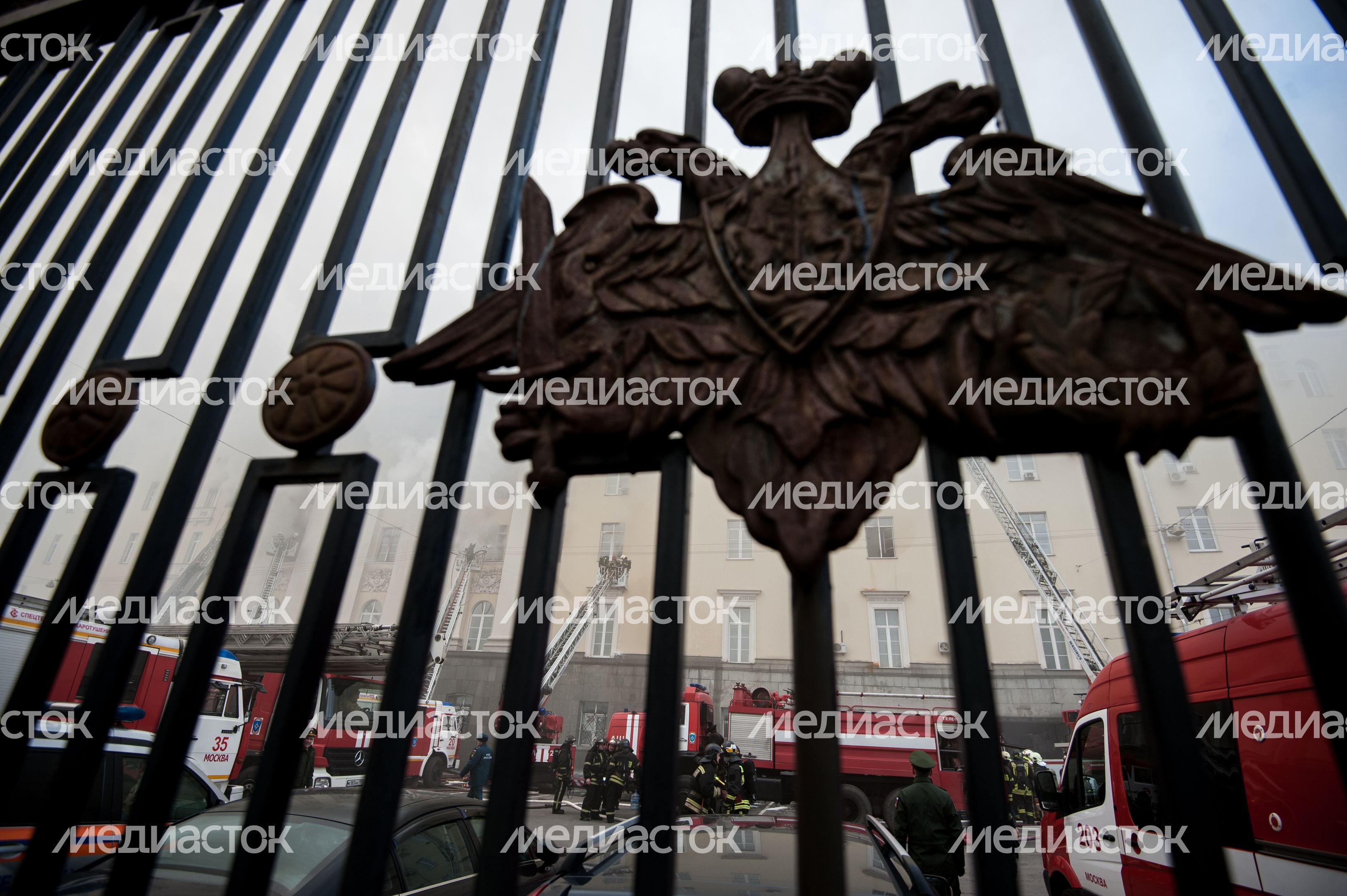 Пожар в здании Минобороны РФ в Москве Пожар в здании Минобороны РФ в Москве