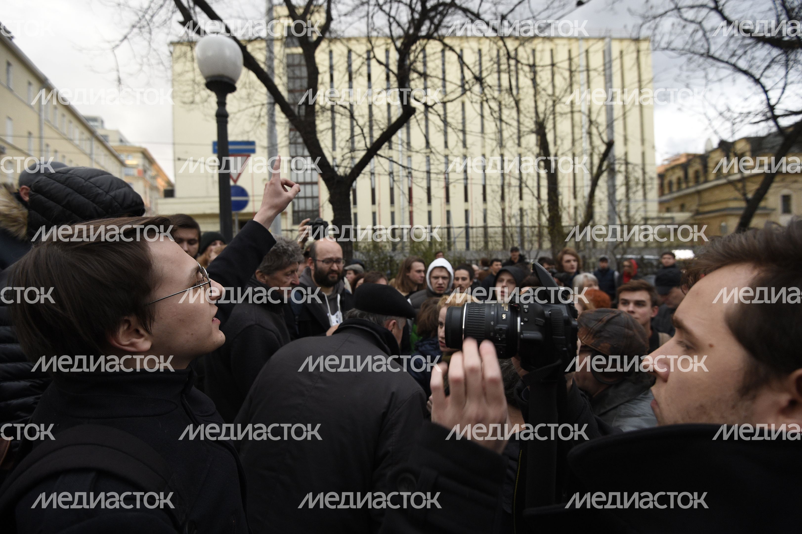 Народный сход в защиту Таганской АТС в Москве