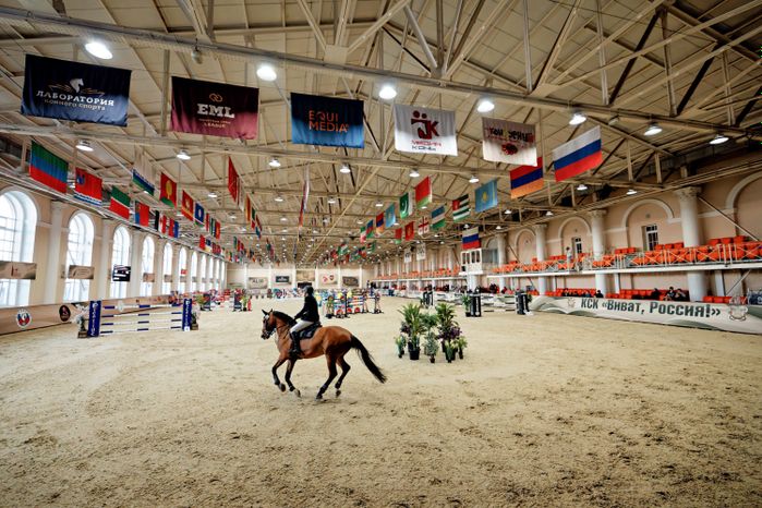 Командное первенство Кубка России по конкуру на манеже КСК «Виват, Россия!» Ленинского округа