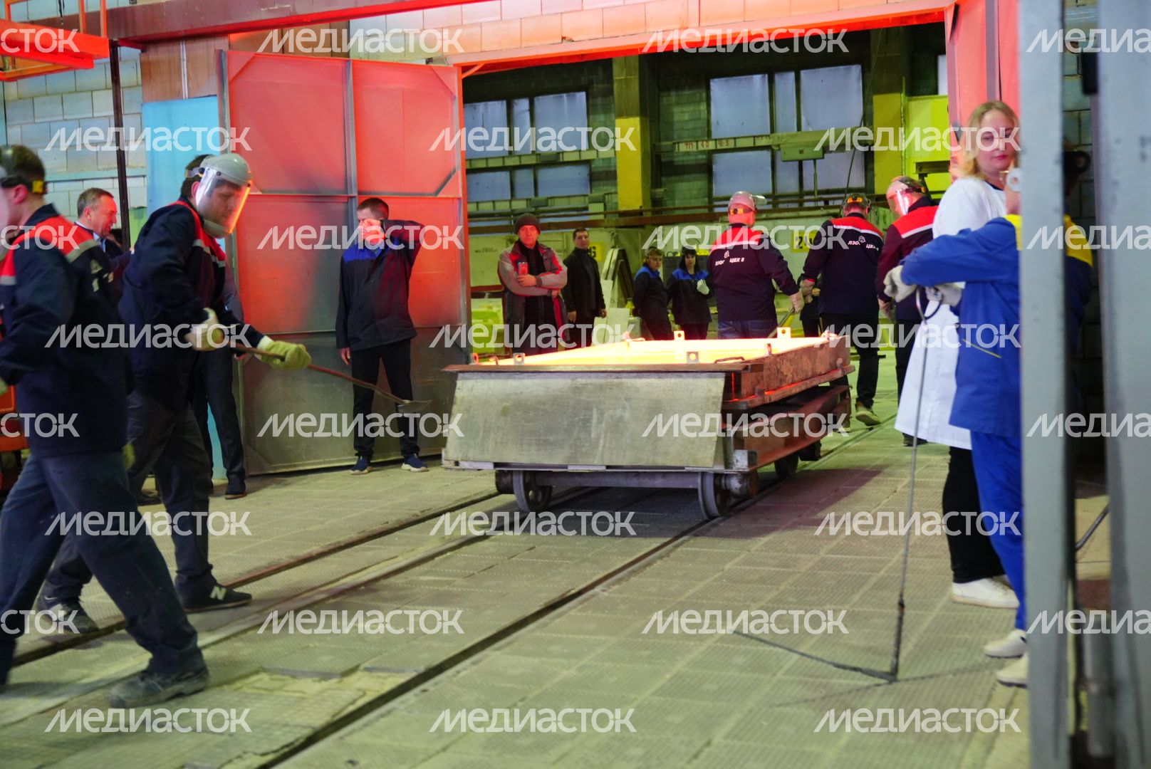 Посещение губернатором завода оптического стекла в Лыткарино