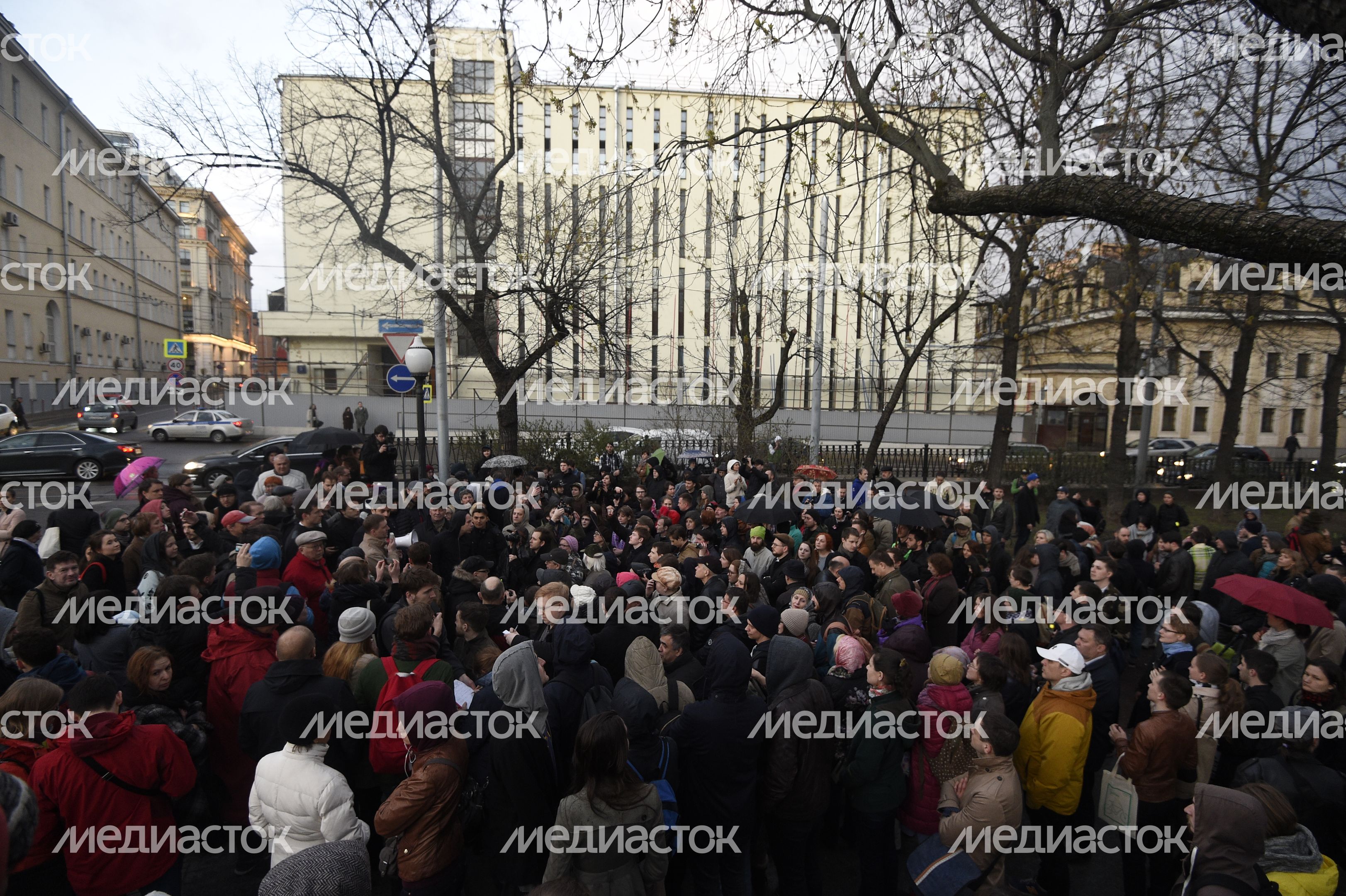 Народный сход в защиту Таганской АТС в Москве