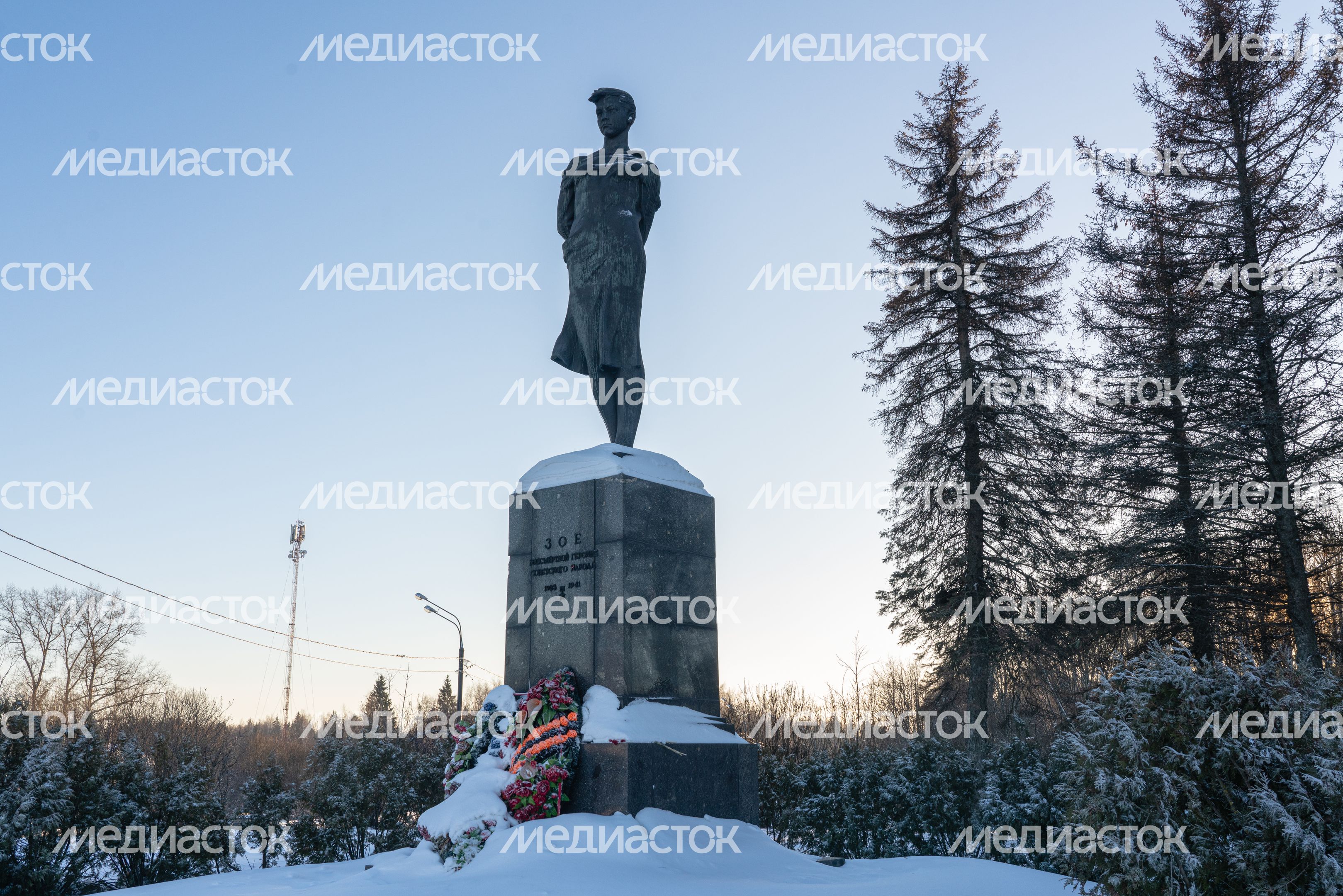 Памятник Зое Космодемьянской в селе Петрищево Рузского округа
