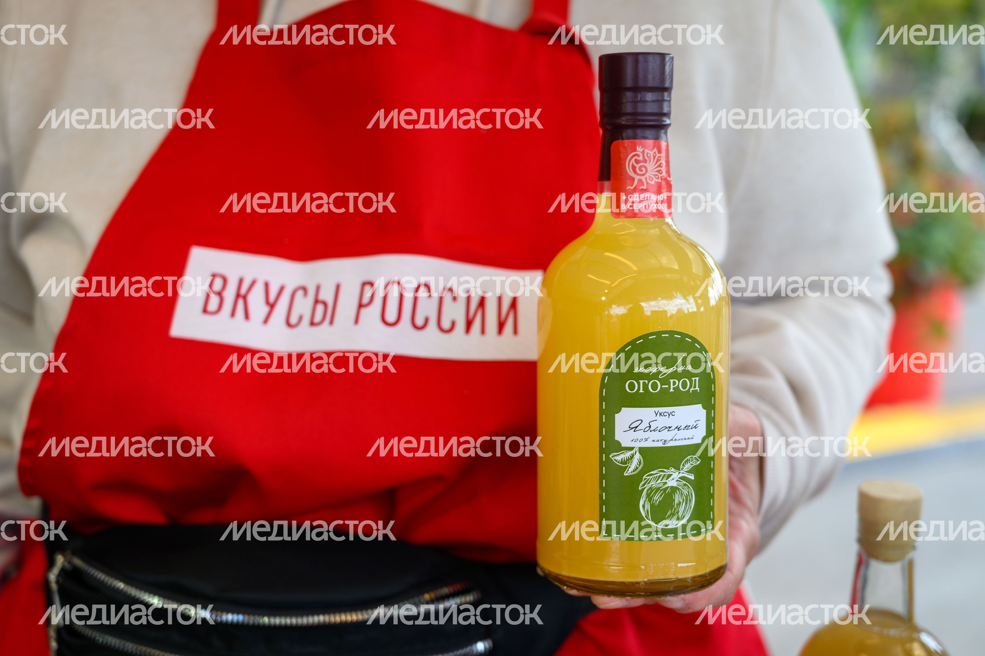 Ярмарка продуктов питания, произведенных в Подмосковье, на гастрономическом фестивале «Вкусы России» 2026 на ВДНХ