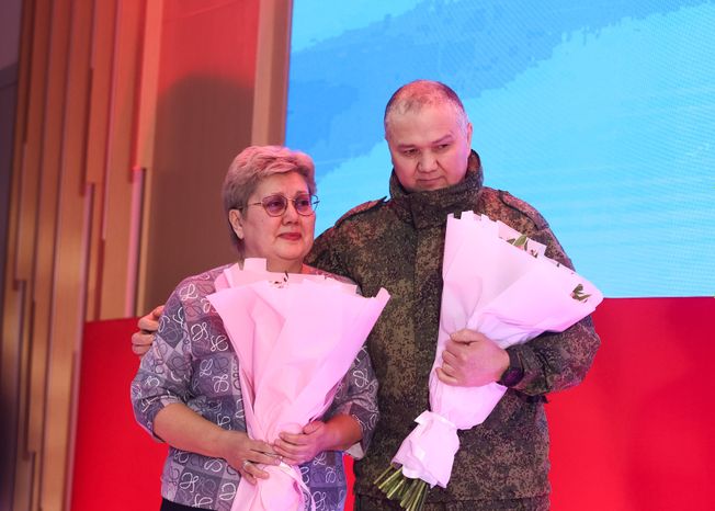 Награждение победителей XIII губернаторской премии "Мы рядом. Доброе дело"