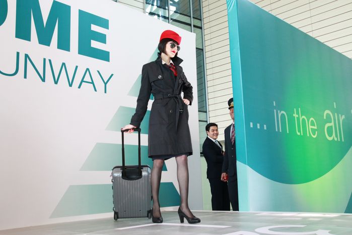 Показ формы бортпроводников DME Runway в Домодедово