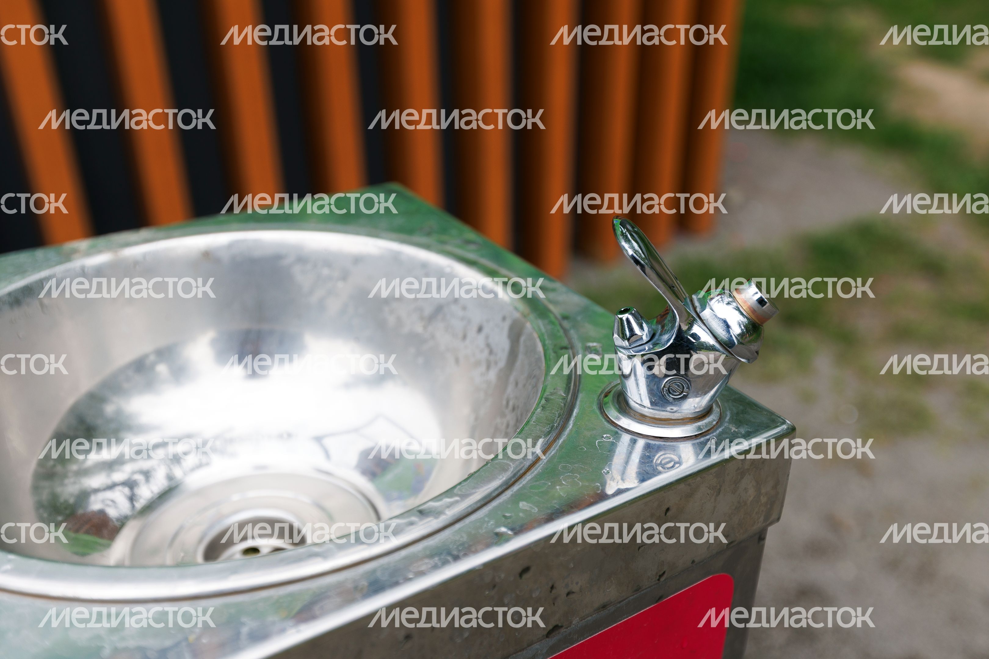 Питьевой фонтанчик в Городском парке культуры и отдыха в Ивантеевке Пушкинского округа Питьевой фонтанчик в Городском парке культуры и отдыха в Ивантеевке Пушкинского округа