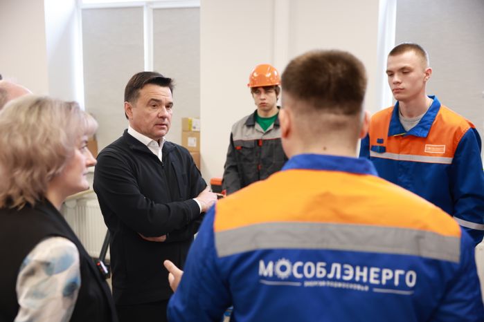 Андрей Воробьев пообщался со студентами и преподавателями Щелковского колледжа