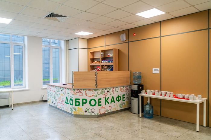 Кафе в столовой в новом корпусе «Интеллектуал» школы «КвантУм» в мкр. Восточный Звенигорода