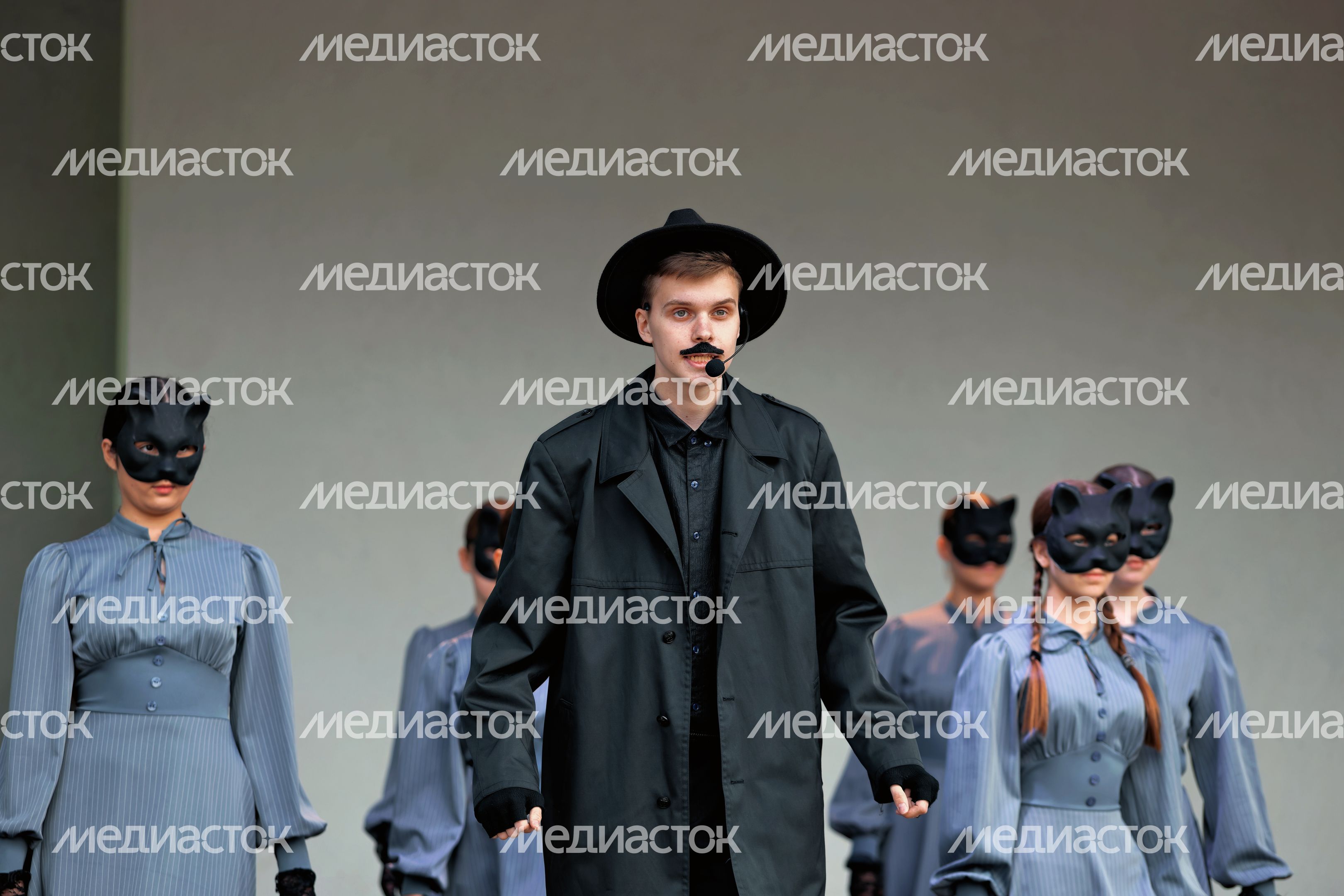 Костюмированное шествие в Центральном парке Лобни на закрытии XXX Театрального фестиваля «Русская классика» Костюмированное шествие в Центральном парке Лобни на закрытии XXX Театрального фестиваля «Русская классика»