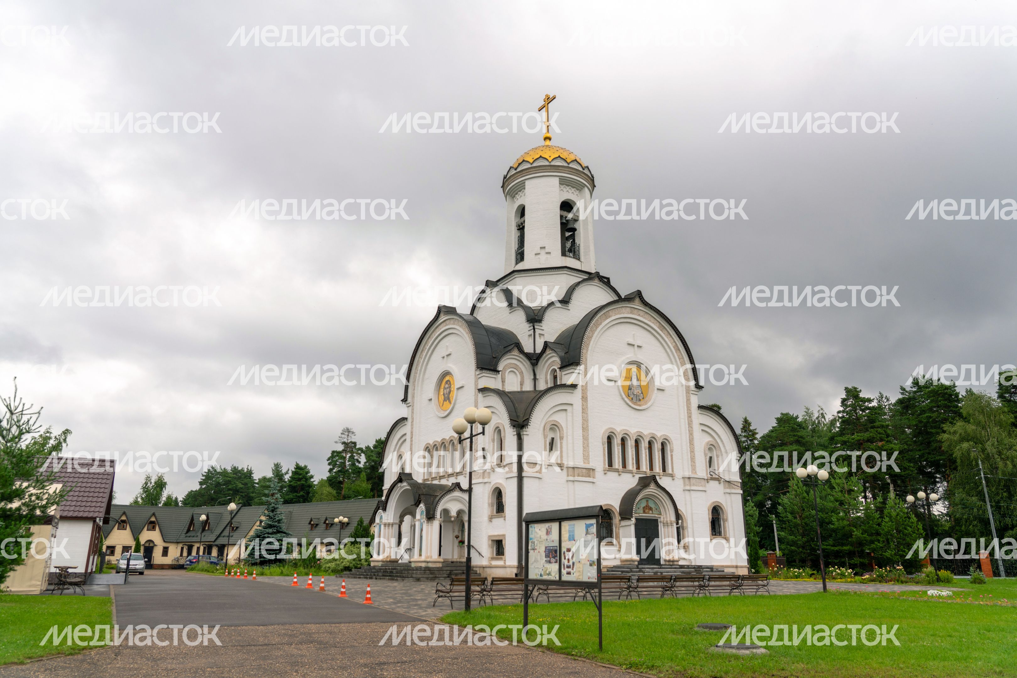 Храм Святой Преподобномученицы Елисаветы в микрорайоне Опалиха города Красногорска Храм Святой Преподобномученицы Елисаветы в микрорайоне Опалиха города Красногорска