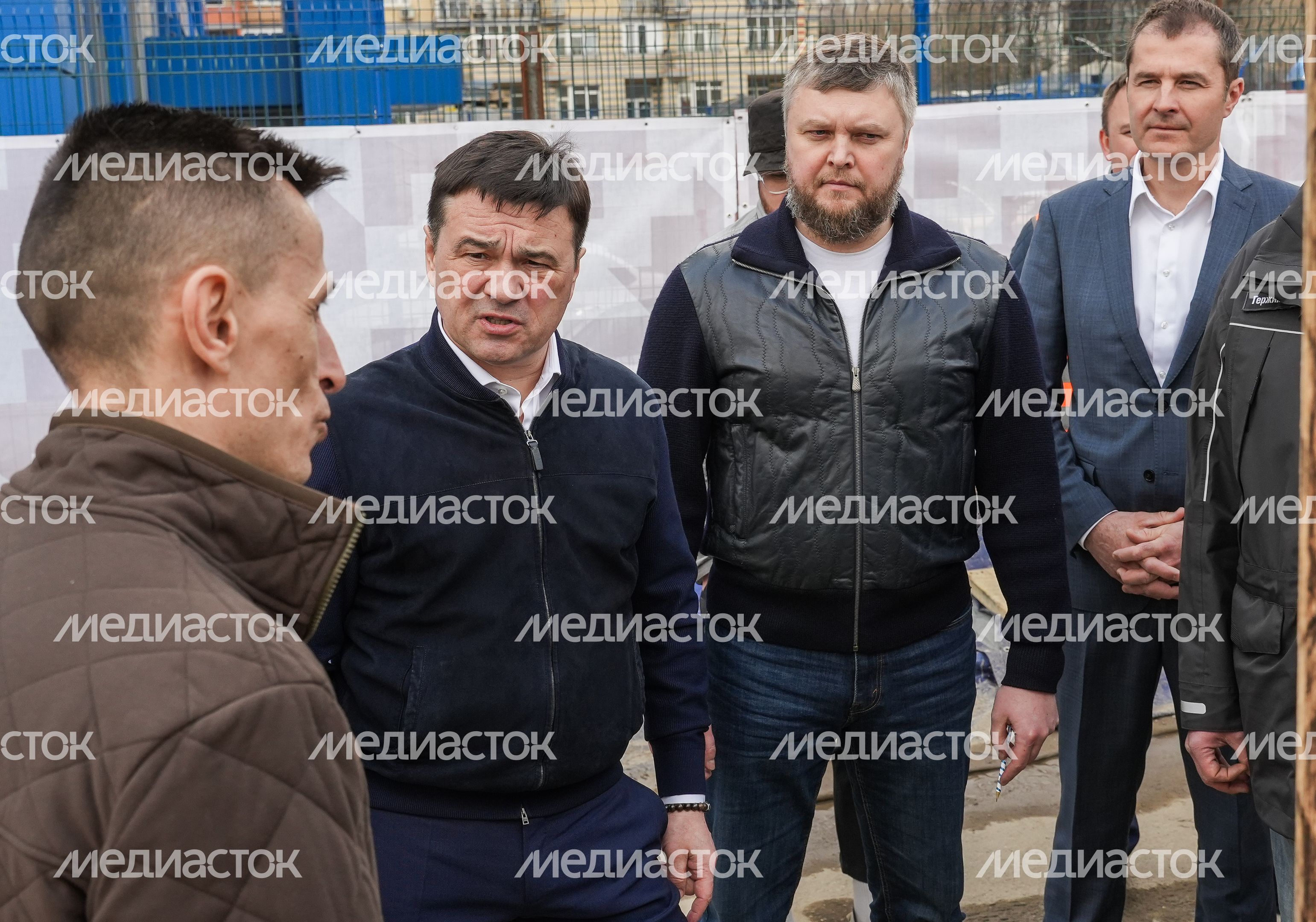 Проверка строительства пешеходного перехода в Люберцах Губернатором Подмосковья