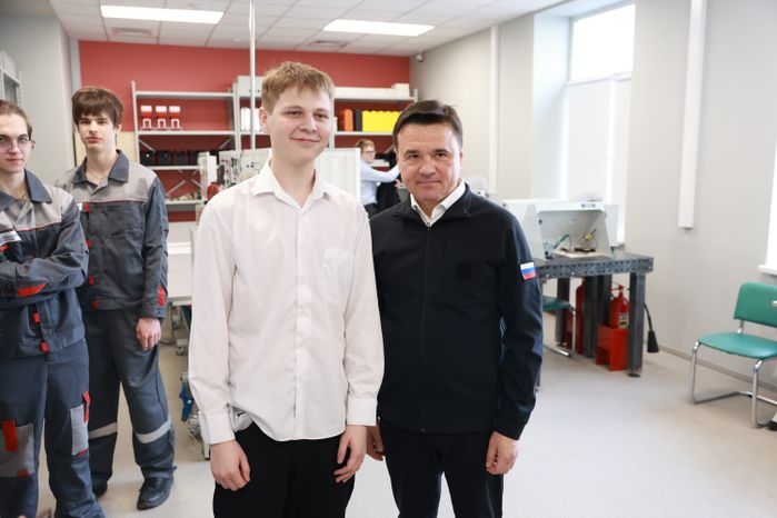 Андрей Воробьев пообщался со студентами и преподавателями Щелковского колледжа