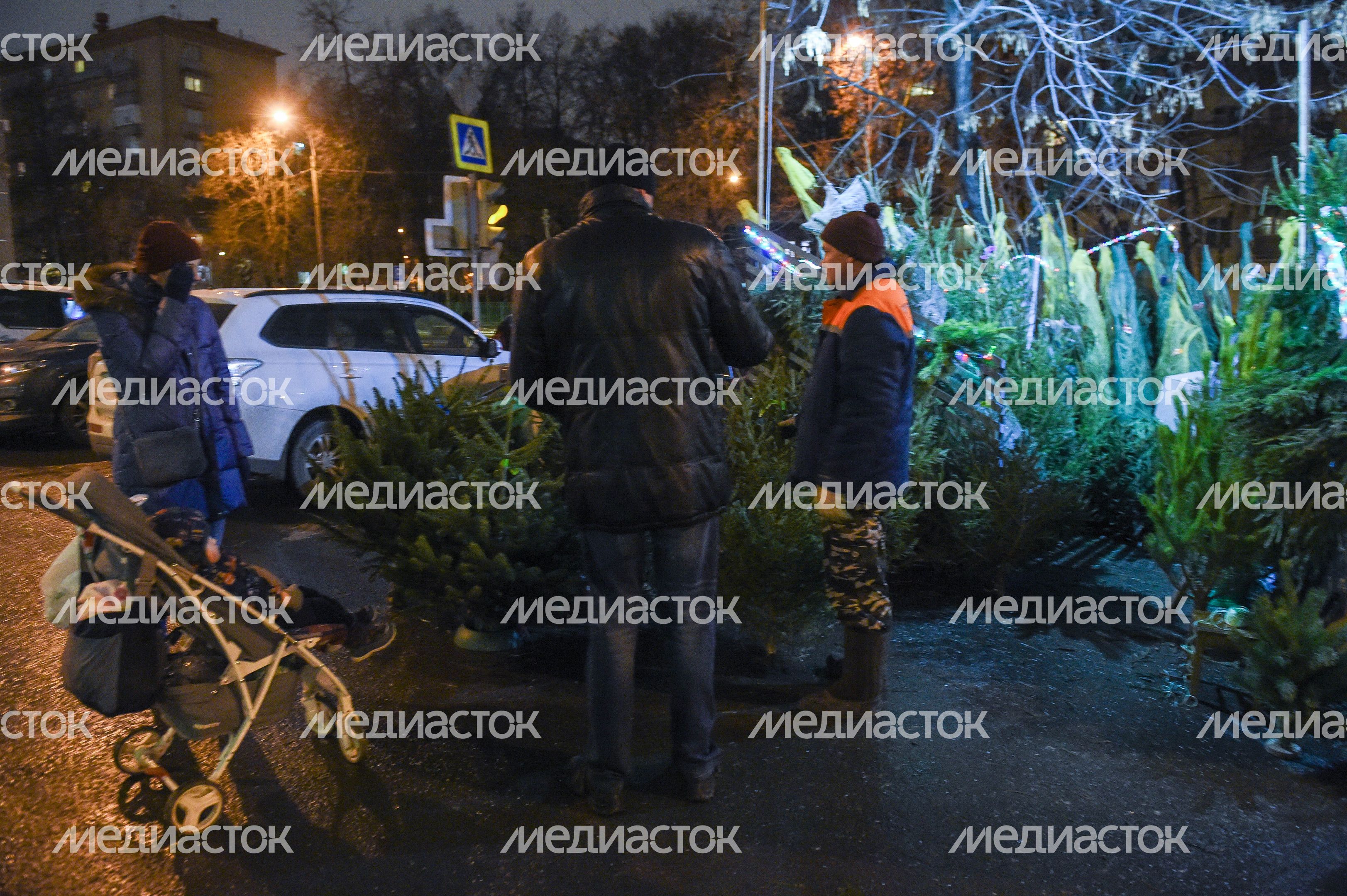 Открытие елочных базаров в Москве