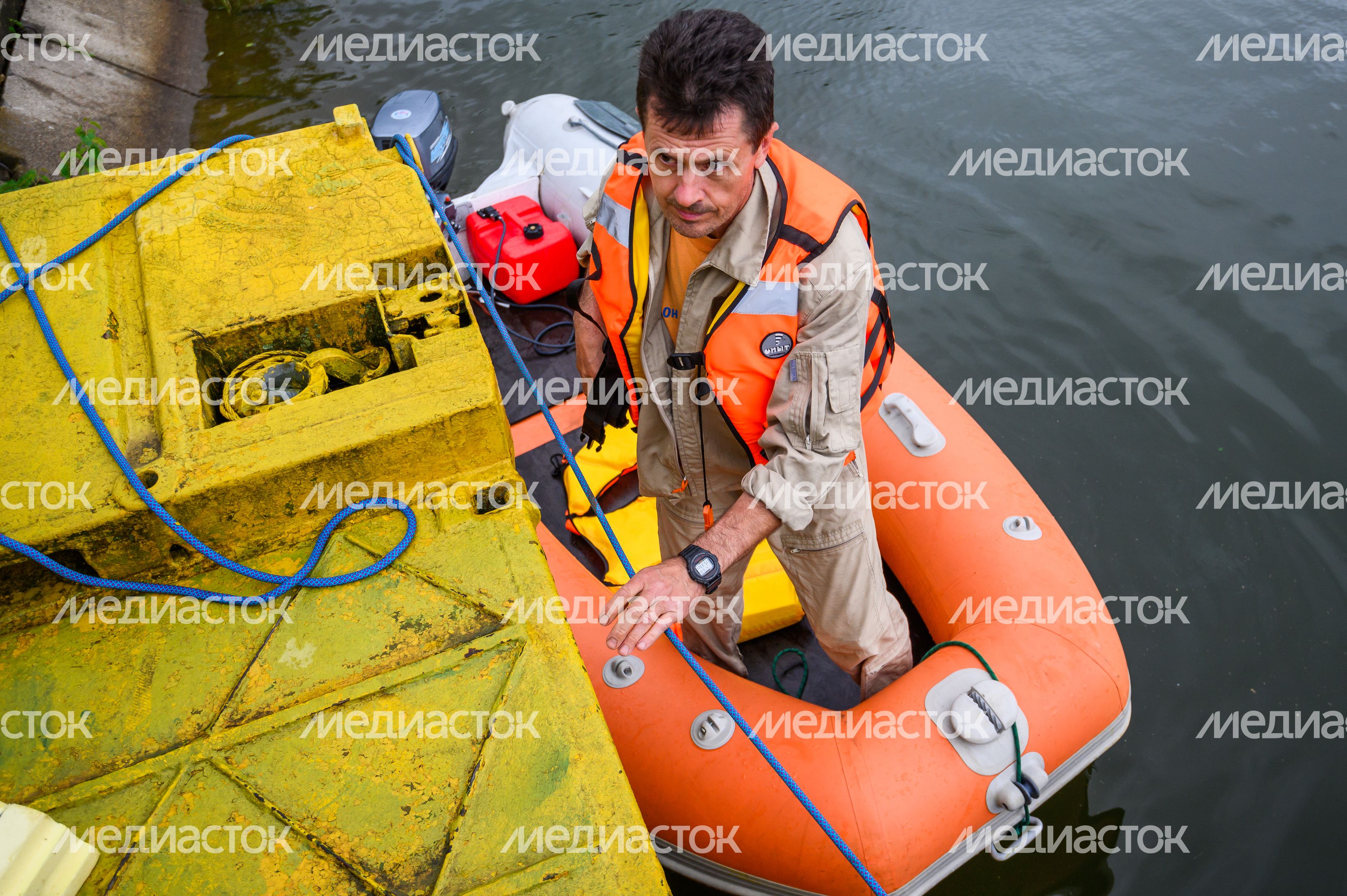 Тренировка космонавтов по действиям после посадки на воду в Ногинске