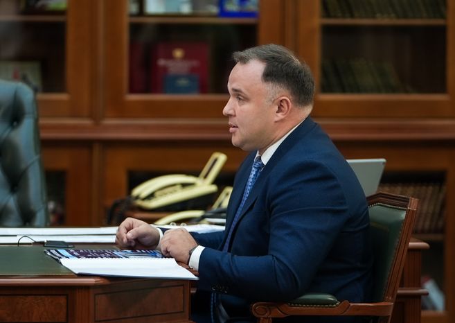 Андрей Воробьев обсудил развитие Власихи с главой ЗАТО Германом Потапчуком
