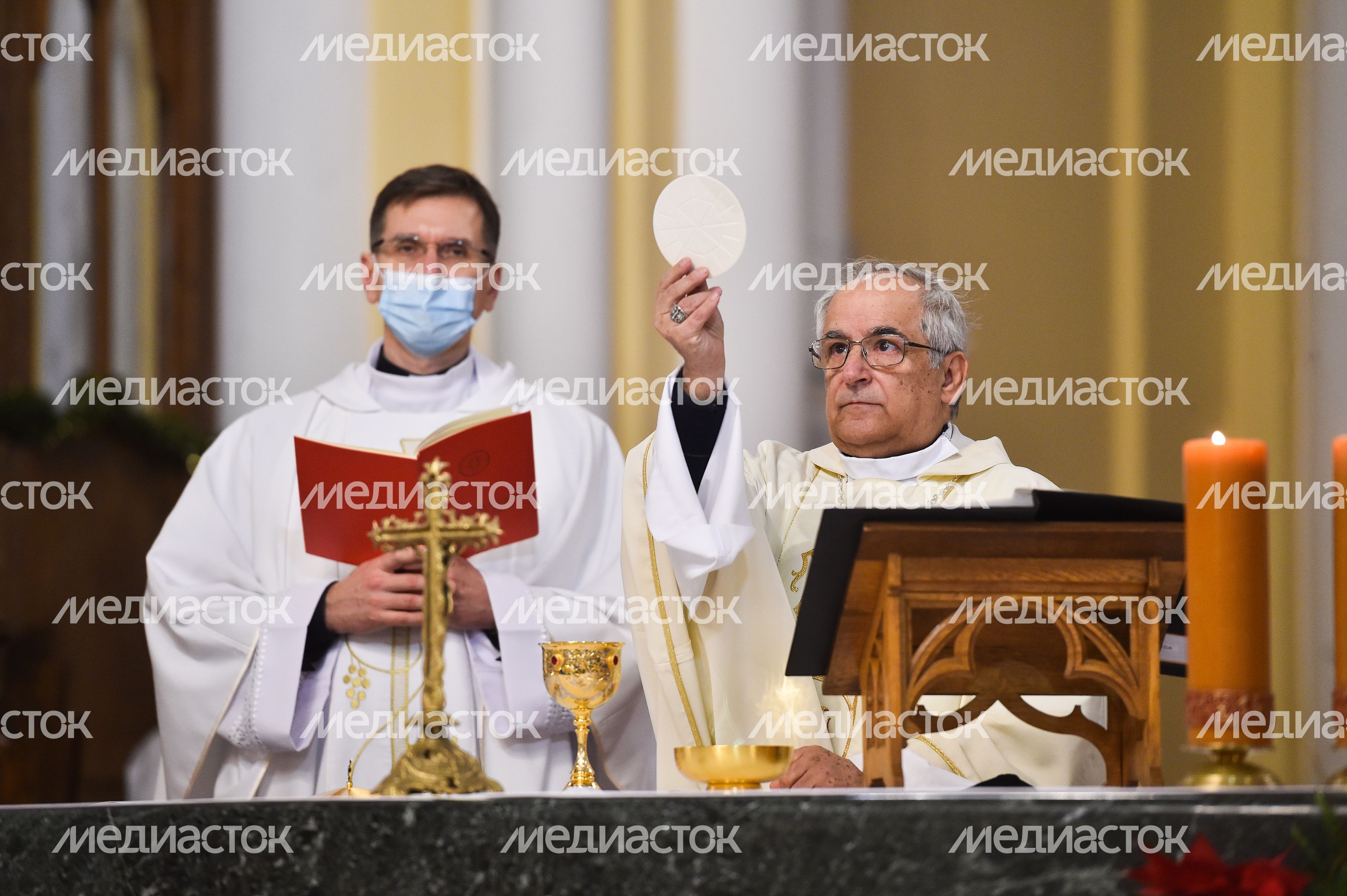 Рождественская служба в кафедральном соборе Непорочного Зачатия Пресвятой Девы Марии