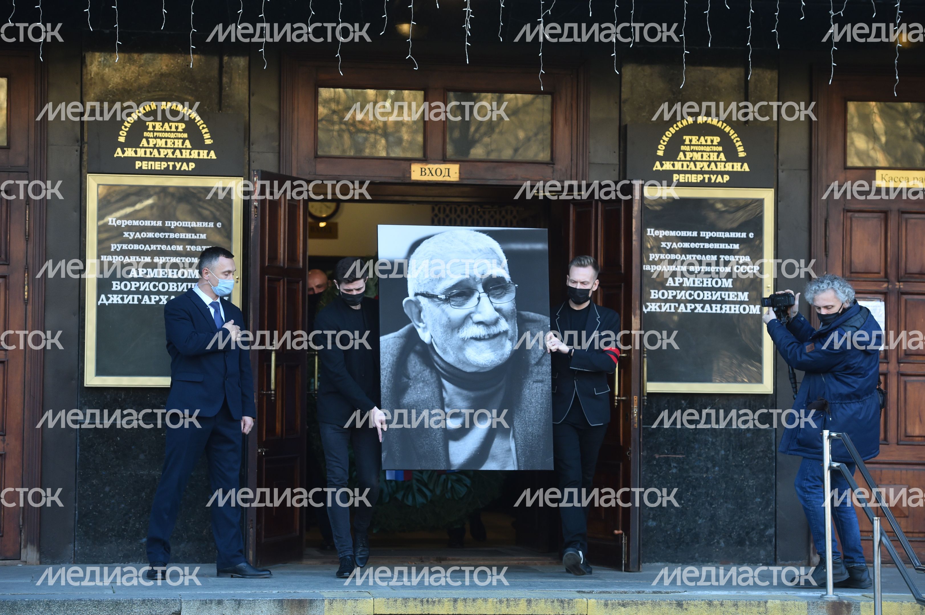 Церемония прощания с Арменом Джигарханяном в Москве