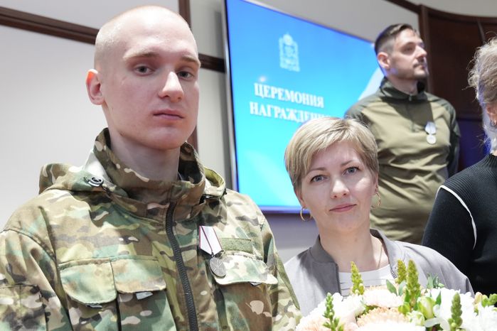 Добровольцам подразделения БАРС вручили государственные награды