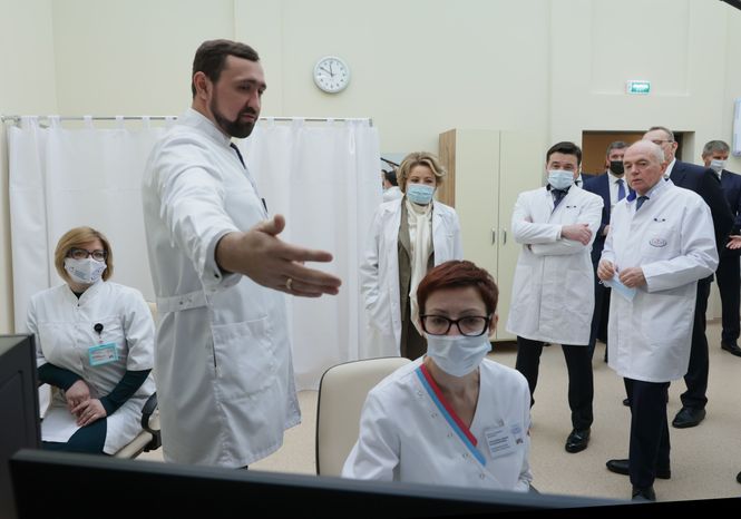 Андрей Воробьев и Валентина Матвиенко посетили Институт ядерной медицины в Химках