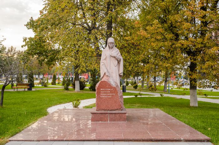 Бронницы. Памятник Матерям и вдовам защитников Отечества