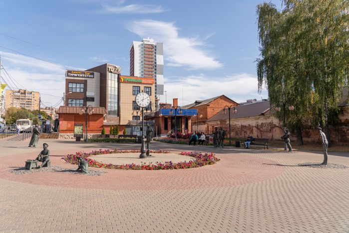 Скульптурная композиция "Ярмарка" в Серпухове