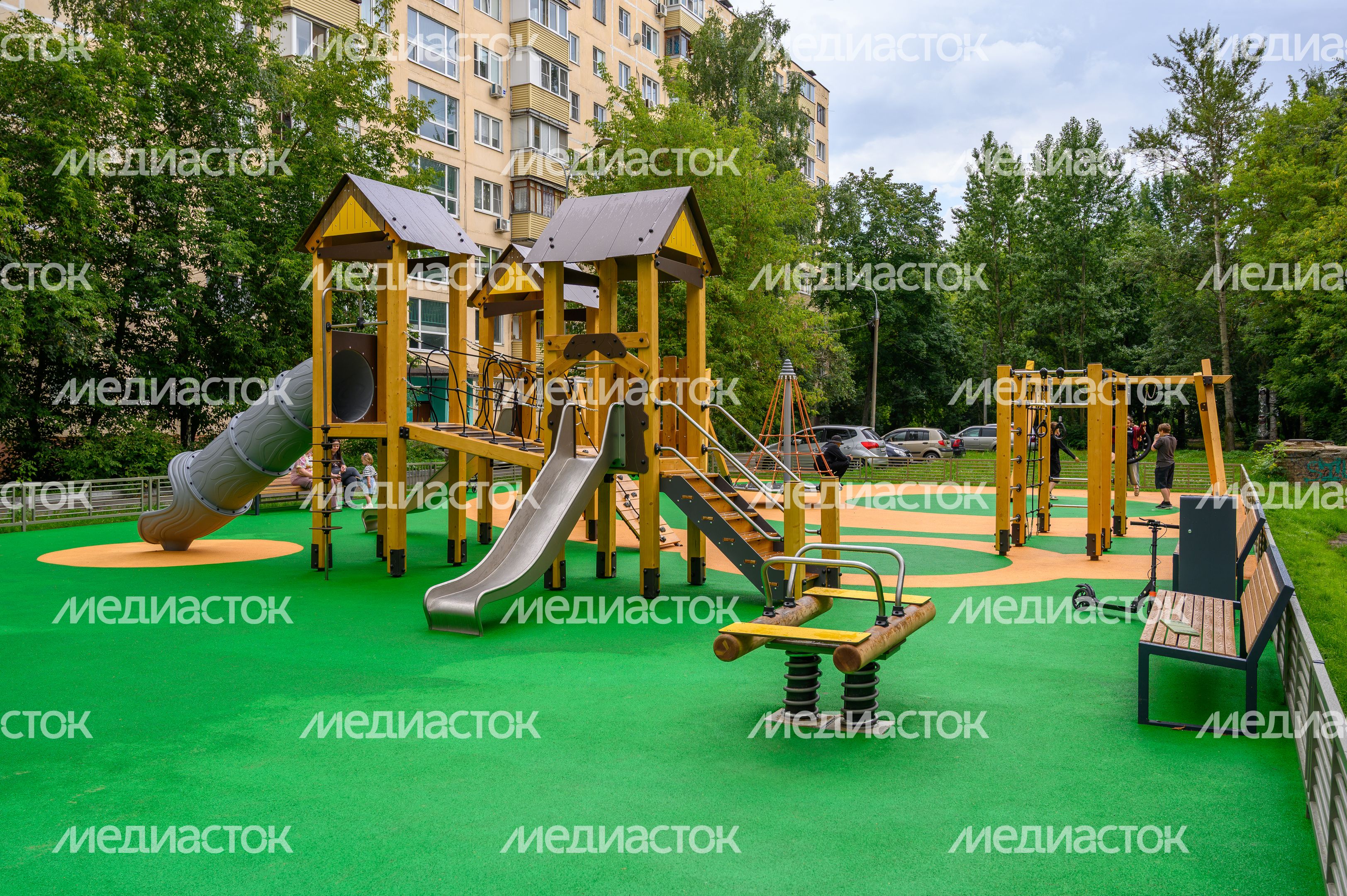 Новая детская площадка на улице Победы в Электростали