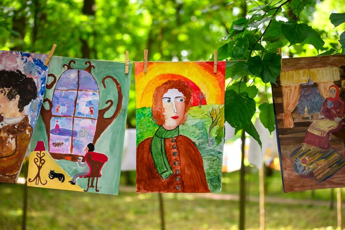 Выставка детских рисунков по сказкам А.С. Пушкина на Литературном фестивале «Проект: Поэт» в усадьбе Вяземы