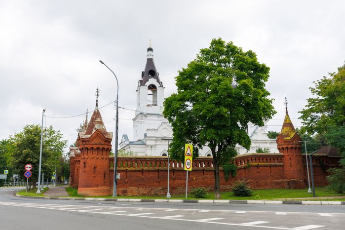 Свято-Троицкий Мариинский монастырь летом в Егорьевске