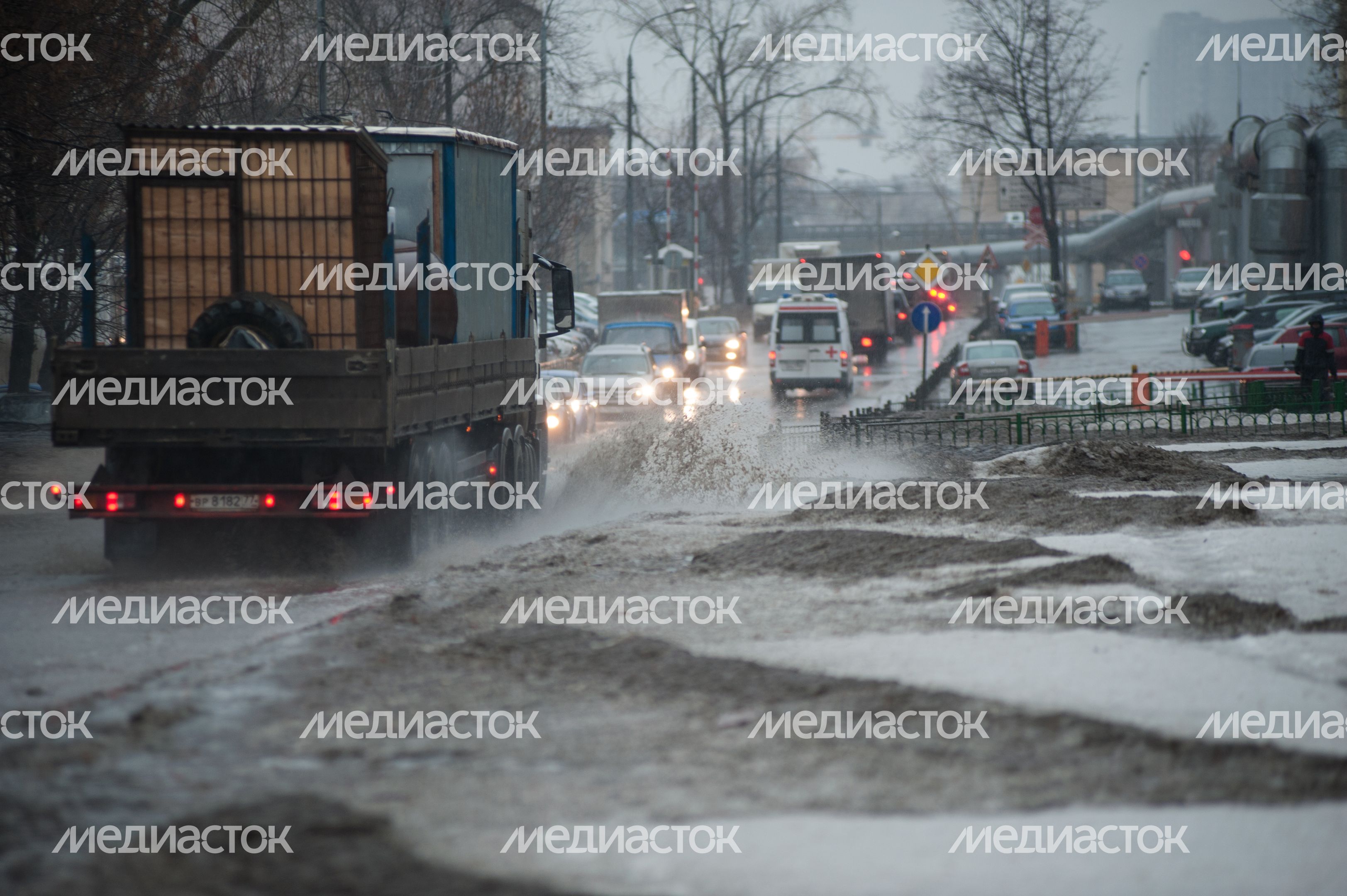 Сильный дождь в Москве