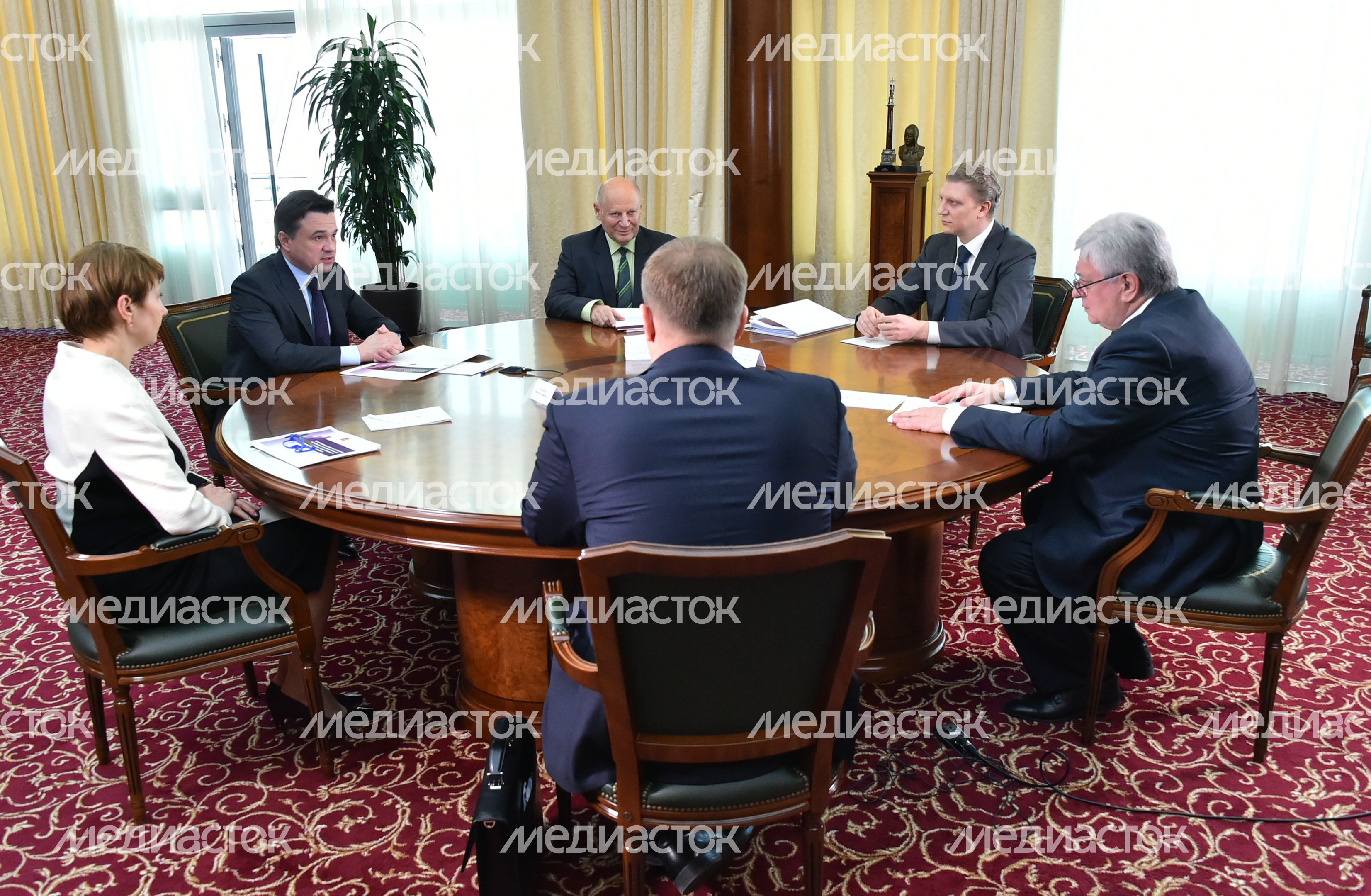 А. Воробьев встретился с ректором МГИМО Анатолием Торкуновым