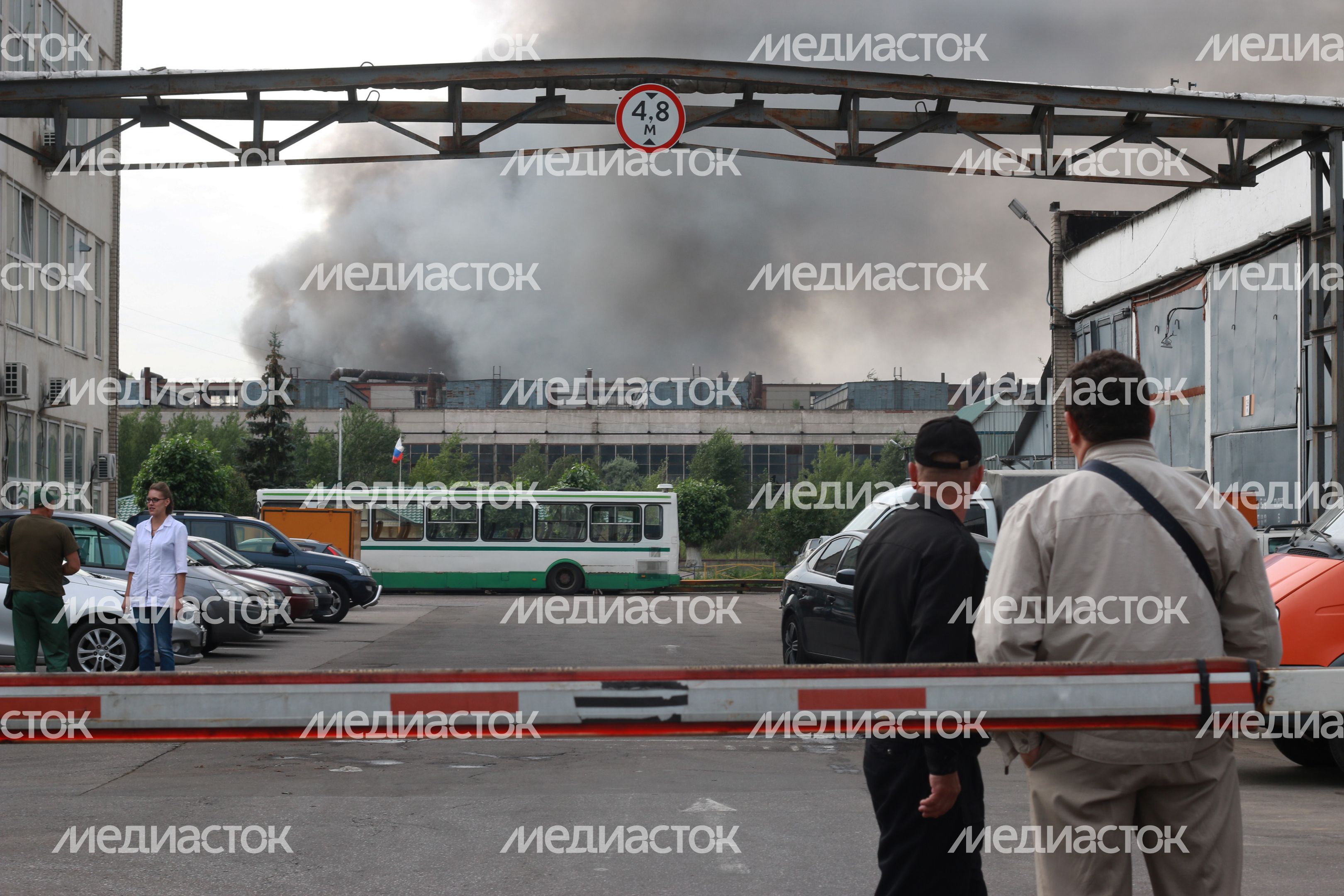 Пожар на территории бывшего завода ЗИЛ Пожар на территории бывшего завода ЗИЛ