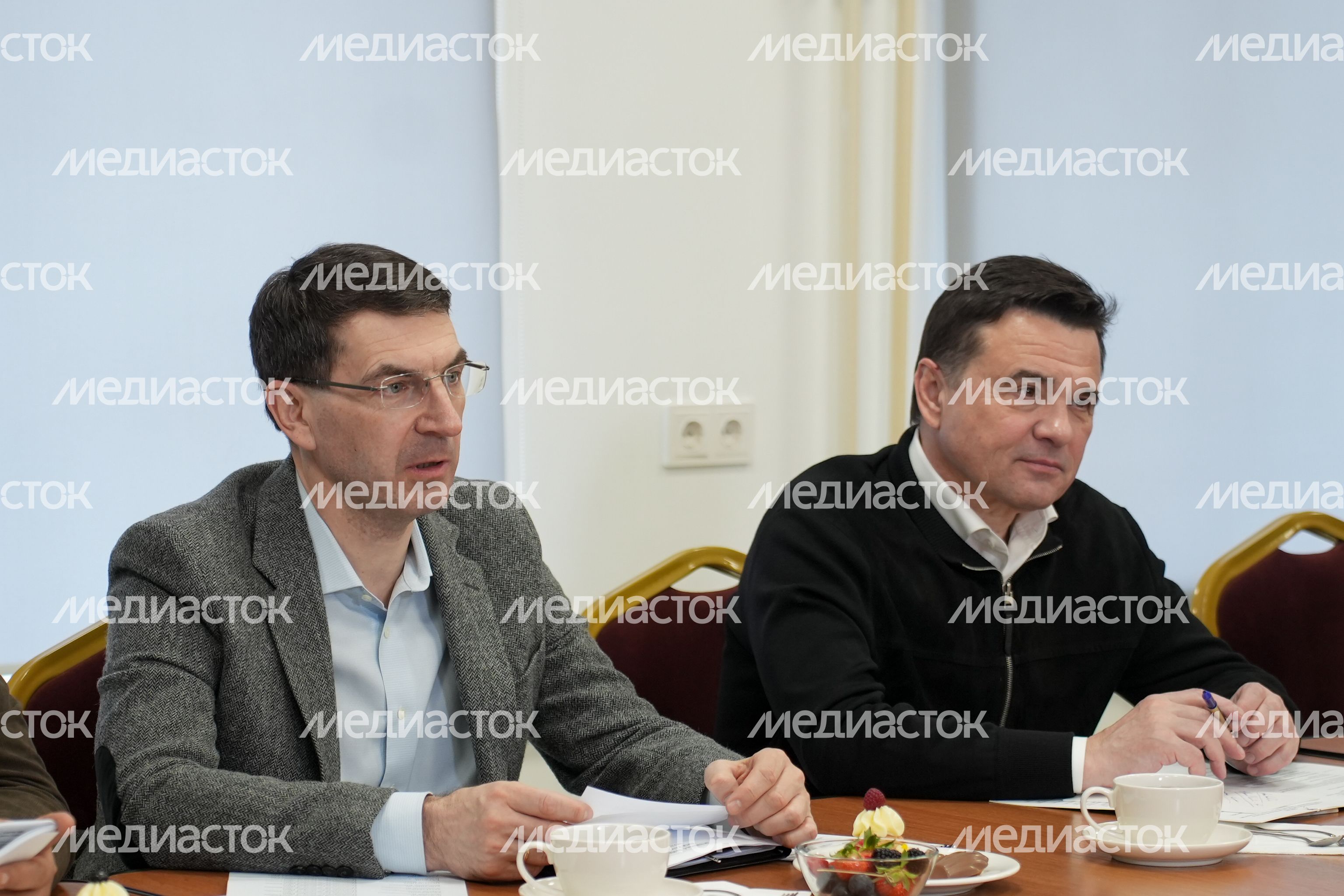 Андрей Воробьев и Игорь Щёголев встретились с финалистами программы "Герои Подмосковья" Андрей Воробьев и Игорь Щёголев встретились с финалистами программы "Герои Подмосковья"