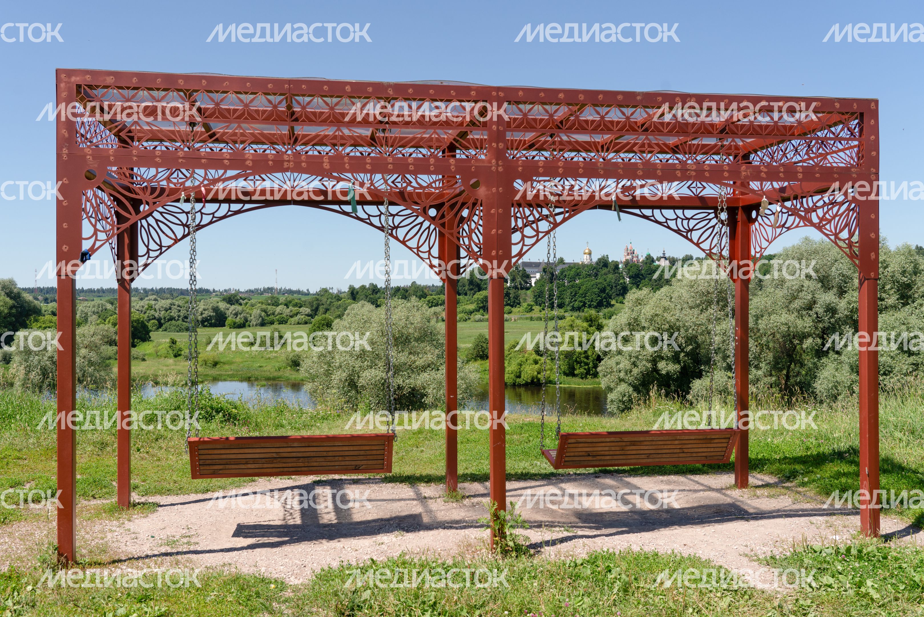 Смотровая площадка на Мясиной горе в Звенигороде Смотровая площадка на Мясиной горе в Звенигороде