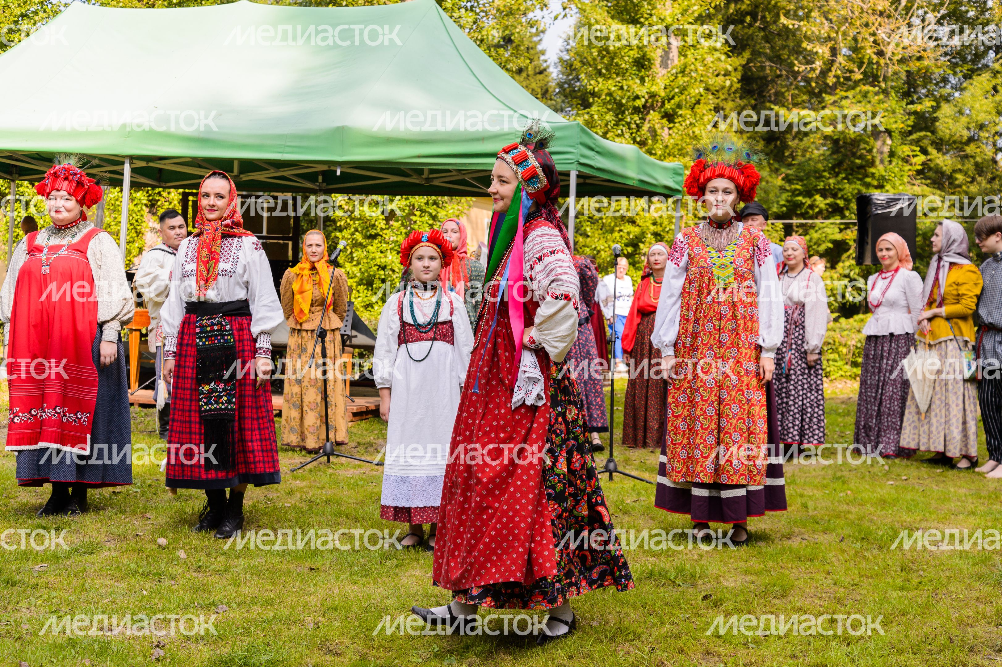 Чехов. Мелихово. Фольклорный фестиваль "Три Спаса" Чехов. Мелихово. Фольклорный фестиваль "Три Спаса"
