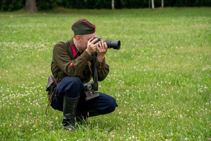 Реконструкция боя на военно-историческом фестивале «Ополчение. По зову сердца» в музее-заповеднике «Горки Ленинские»